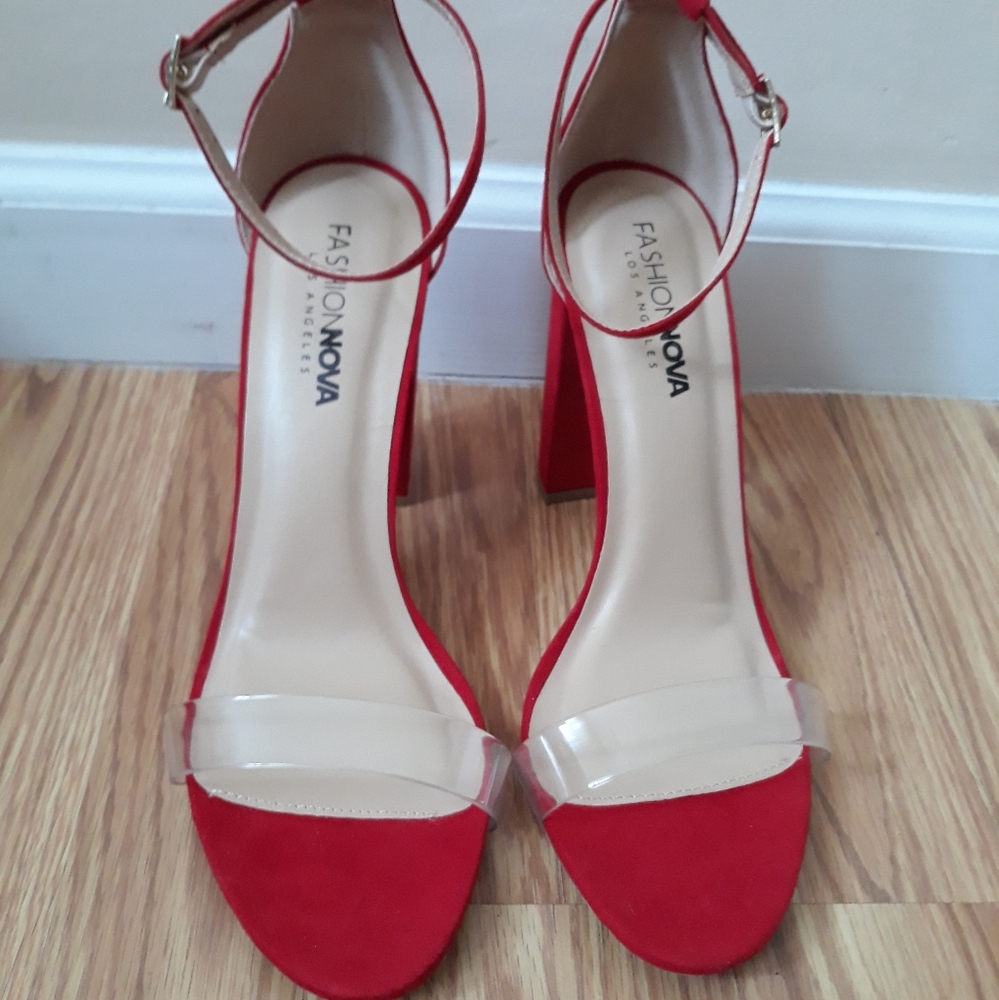 Fashion Nova One strap heels - Picture 2 of 4